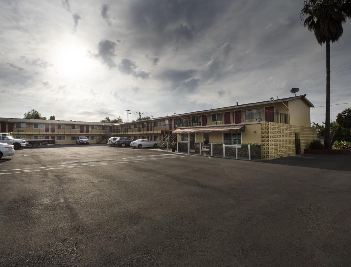 Sky Riders Motel Sacramento Exterior photo